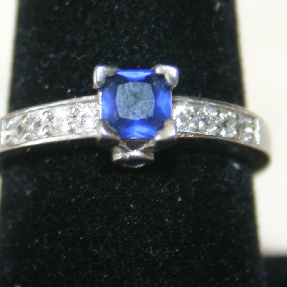 Ladies' Silver Tone Fashion Ring w/Blue Sapphire Stone Size 9  RG26